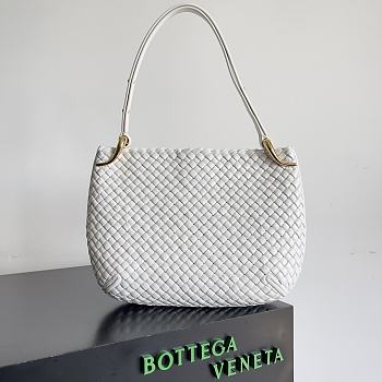 Bottega Veneta Clicker In White Shoulder Bag - 36x12x30cm