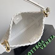 Bottega Veneta Clicker In White Shoulder Bag - 36x12x30cm - 3