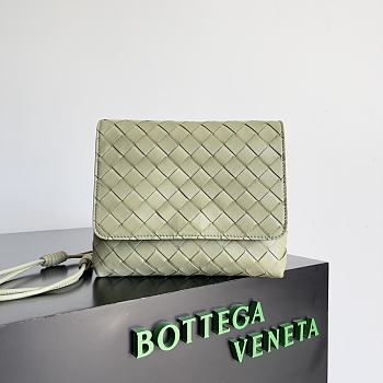 Bottega Veneta Green Intrecciato Mini Crossbody Bag - 19x15x5.5cm