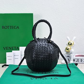 BOTTEGA VENETA| Mava Black Top Handle Bag - 22x22x22cm