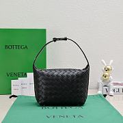 BOTTEGA VENETA| Mini Black Wallace Shoulder Bag - 22x13x9.5cm - 2