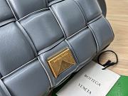 BOTTEGA VENETA| Lightning Gray Padded Bag - 26x18x8cm - 2