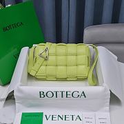 BOTTEGA VENETA| Small Ice Cream Color Padded Cassette - 26x18x8cm - 1