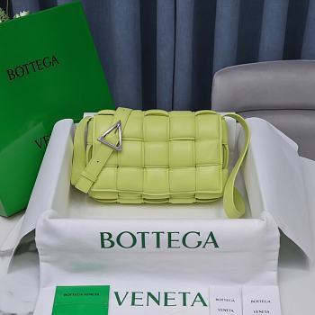 BOTTEGA VENETA| Small Ice Cream Color Padded Cassette - 26x18x8cm