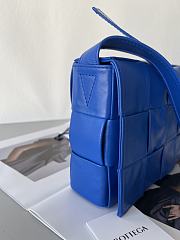 BOTTEGA VENETA| Cobalt Blue Padded Cassette - 26x18x8cm - 4