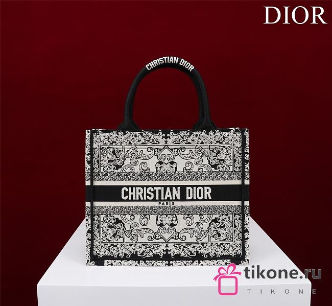 DIOR| Small Book Tote White And Black Bandama Embroidery - 26.5x21x14cm - 1