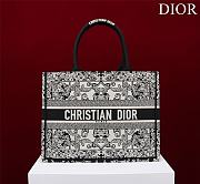 DIOR| Medium Book Tote White And Black Bandama Embroidery - 36x28x18cm - 1