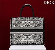 DIOR| Larger Book Tote White And Black Bandama Embroidery - 41x35x18cm - 4