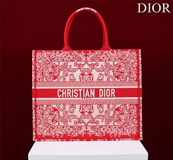 DIOR| Larger Book Tote White And Red Bandama Embroidery - 41x35x18cm