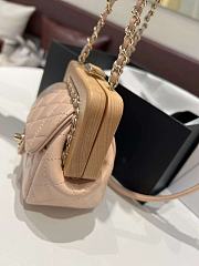 CHANEL 23| Small CLutch Light Beige Lamskin, Wood & Gold-tone Metal - 12x12x7cm - 5