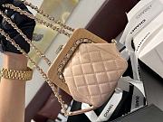 CHANEL 23| Small CLutch Light Beige Lamskin, Wood & Gold-tone Metal - 12x12x7cm - 3