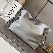 Loewe Flamenco clutch In Pearl Grey - 30x24.5x10.5cm - 3