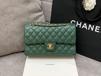 Chanel 25 Classic Caviar In Dark Green