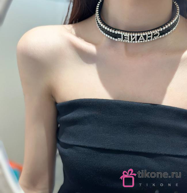 Chanel Choker With Shiny Stones - 1