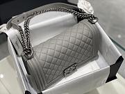 Chanel 25 Le Boy Large Size In Grey - 4
