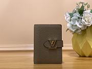 LV Grey Vertical Taurillon - 9x12x1cm - 1