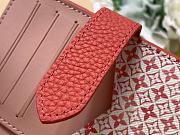 LV Red Vertical Taurillon - 9x12x1cm - 4