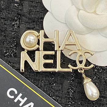 Chanel22 Glossy Pearl Brooch 