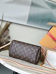 Louis Vuitton Favourite MM Monogram - 28x17x4cm - 5