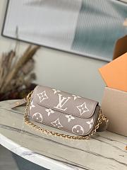 LV Ivy Wallet On Chain Bag In Bicolour - 23.5x12x4.3cm - 1