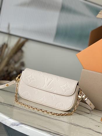 LV Ivy Wallet On Chain Bag In White - 23.5x12x4.3cm