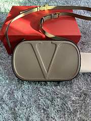 Valentino Garavani VLOGO Leather Camera Bag Grey - 25x15x6cm - 1