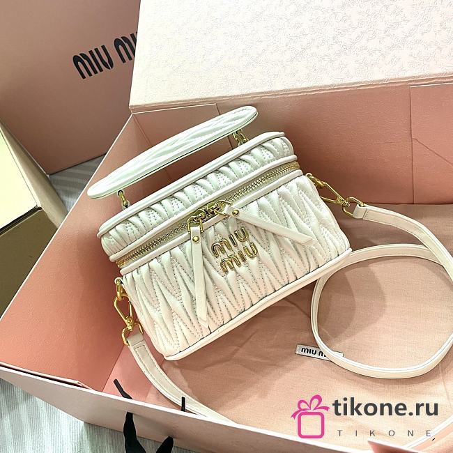 Miumiu Matelassé Nappa Leather White - 18×11.5×8cm - 1