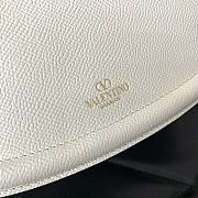 Valentino Vsling Logo Plaqueb White - 25x15x5cm - 2