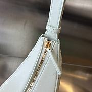 Bottega Veneta Medium White Drop Handbag - 32.5x23x10cm - 4