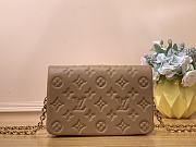 Louis Vuitton Pochette Coussin Monogram Beige - 20x14x8cm - 1