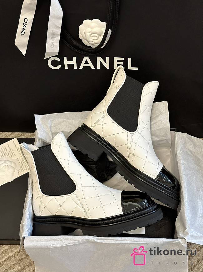 Chanel Short Boots White Calfskin Heel - 1