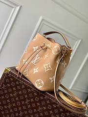 Louis Vuitton NéoNoé Arizona Creme - 26x26x17.5cm - 4