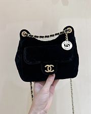 Chanel 23 Velvet Black - 17x19x6cm - 1