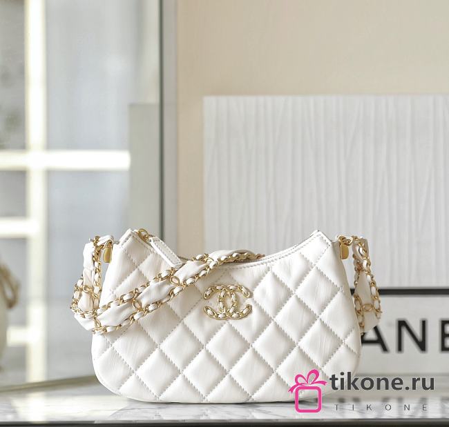 Chanel 23p Hobo White Shoulder Bags  - 1