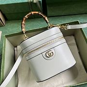 Gucci Mini Bamboo White Shoulder Bag - 15.5x13.5x4cm - 5