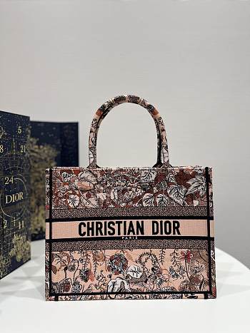 Dior Medium Tote Jardin Magique Embroidery - 36×27.5×16.5cm