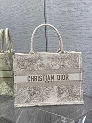 Dior Tote White Butterfly Around The World - 36×27.5×16.5cm - 1