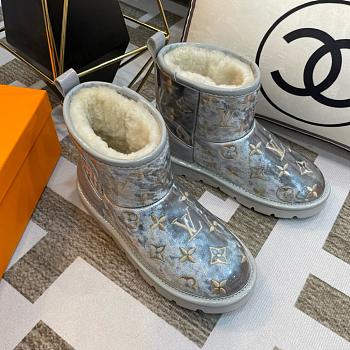 Louis Vuitton Silver Glossy Snow Boots