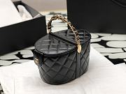 Chanel Black Quilted Lambskin Bucket Bag - 19x10.5x12cm - 1