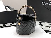 Chanel Black Quilted Lambskin Bucket Bag - 19x10.5x12cm - 3