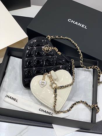 Chanel Heart Coin Holder Black/ White - 15x13x2xcm