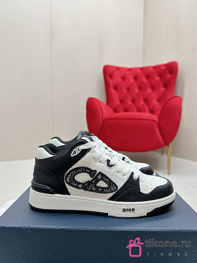 Dior B57 Low-Top Sneaker Black and White Smooth Calfskin - 1