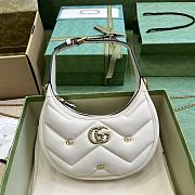 Gucci Marmont White Half-Moon Shaped Mini Bag - 21x16x5cm  - 1