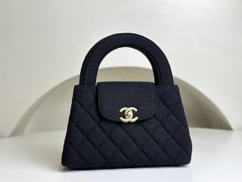 Chanel 23k Kelly Black Bag - 19x13x7cm
