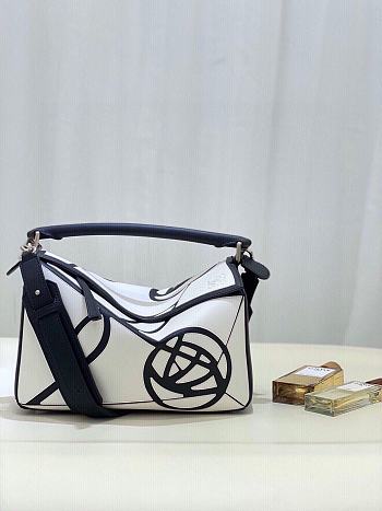 Loewe Reno’s Mackintosh Bag - 29x12x19cm