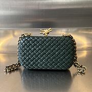 Bottega Veneta Emerald Green Knot - 19x11.5x5cm - 1