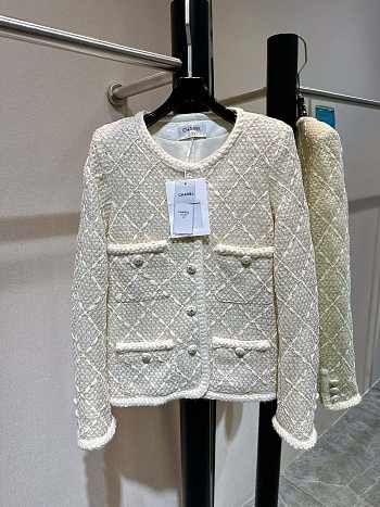 Chanel White Tweed With Pearls Jacket