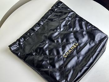 Chanel 22 Black Lambskin Bag Large - 47x46x10cm