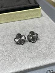 Louis Vuitton Gradient Gray Mother-of-Pearl Earrings - 1