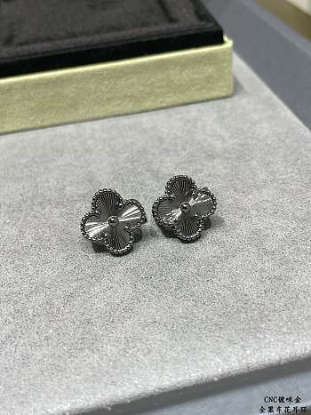 Louis Vuitton Gradient Gray Mother-of-Pearl Earrings